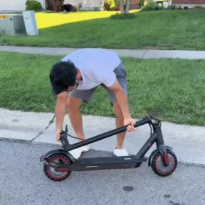 Foldable electric commuter scooter detail