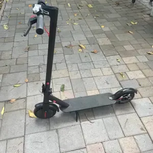 Foldable electric commuter scooter